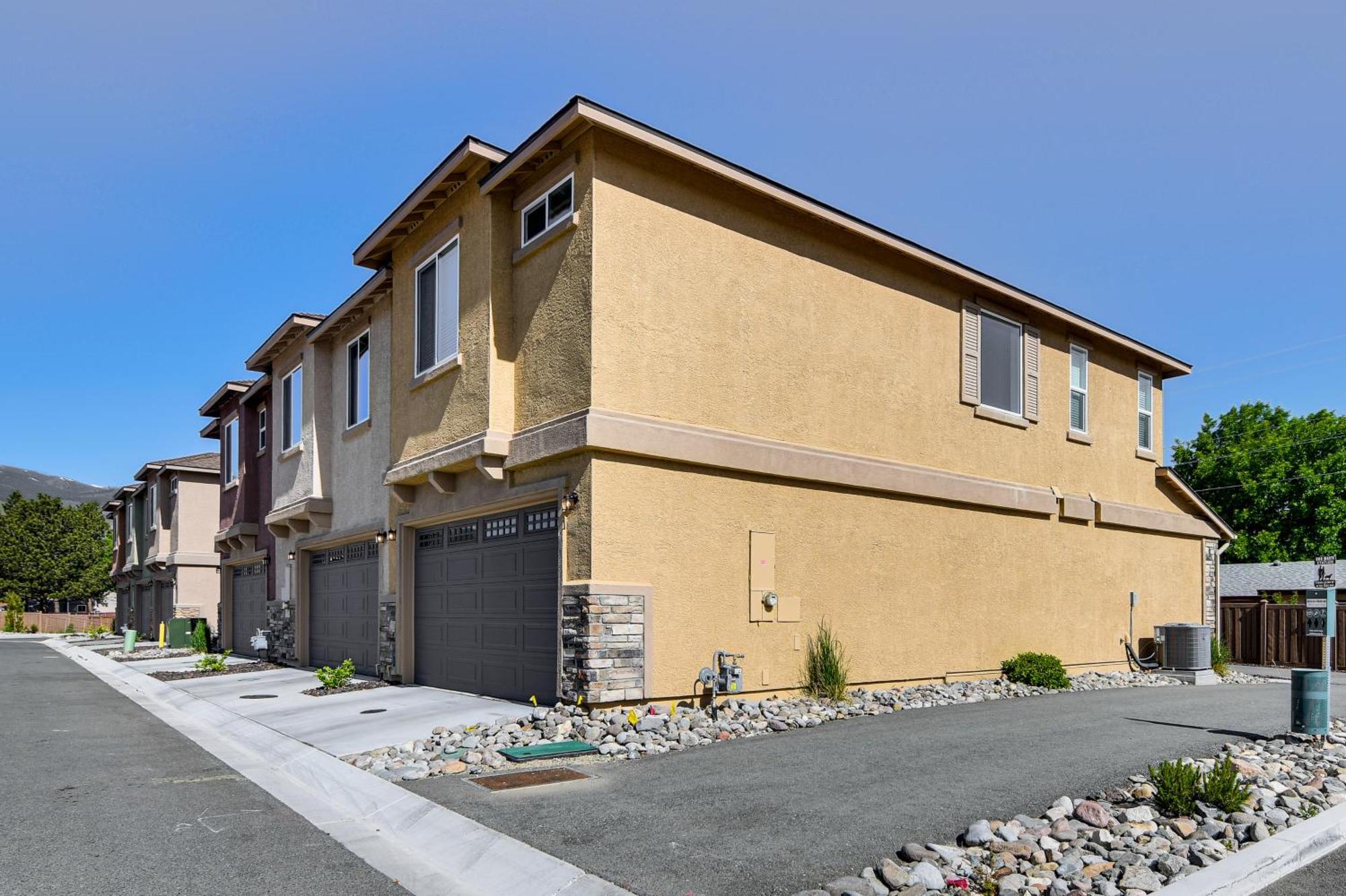 Central Carson City Townhome, 1 Mi To Downtown! Ngoại thất bức ảnh